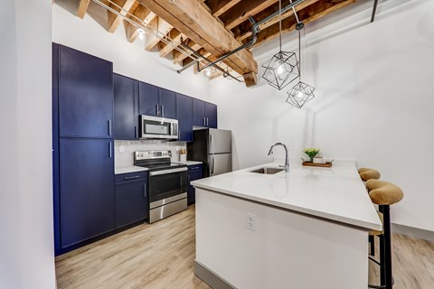 Floor plan for 1 bed, 1 bath, 605 sqft